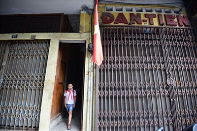 bien-quang-cao-lau-doi-tai-hanoi